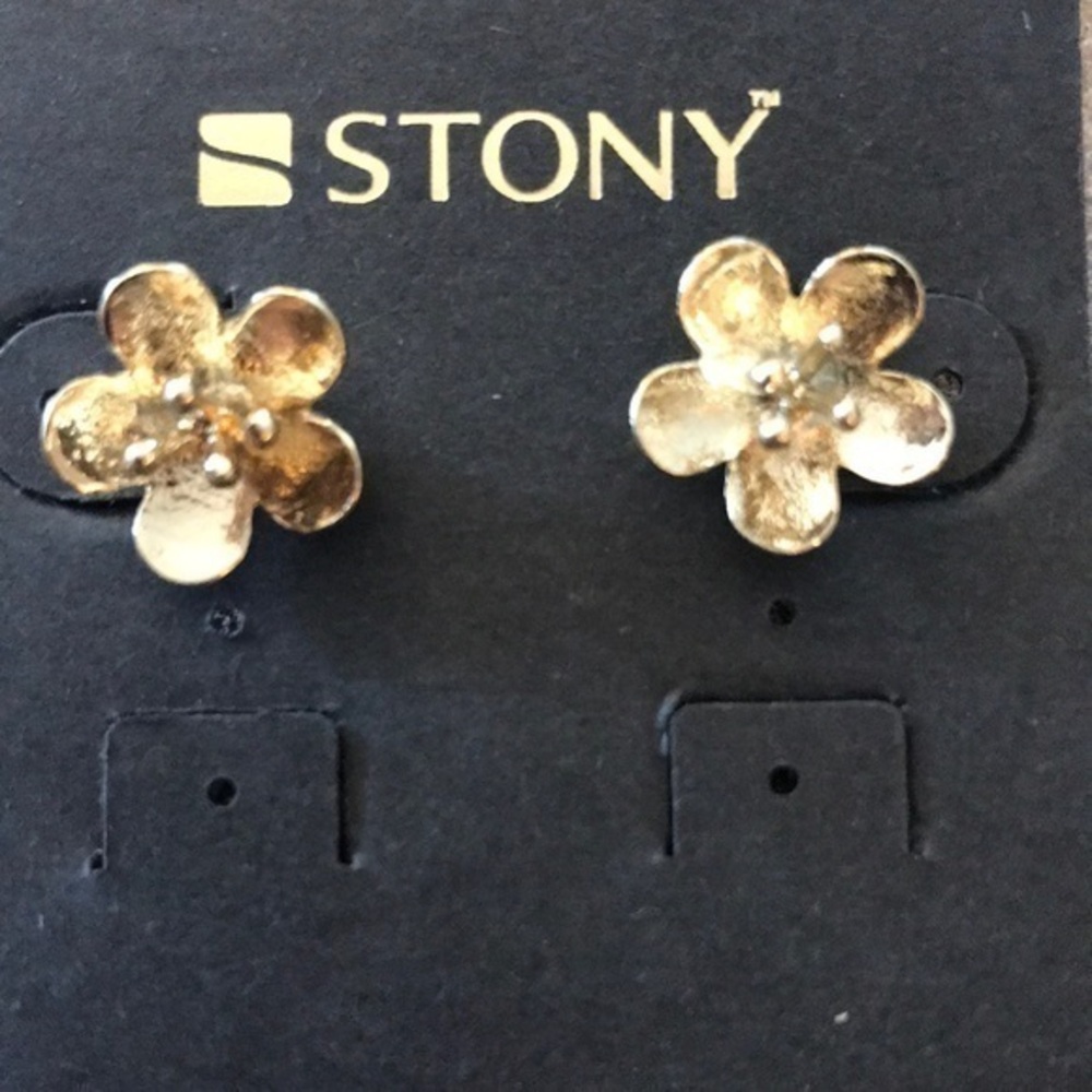 Stony gold flower earrings